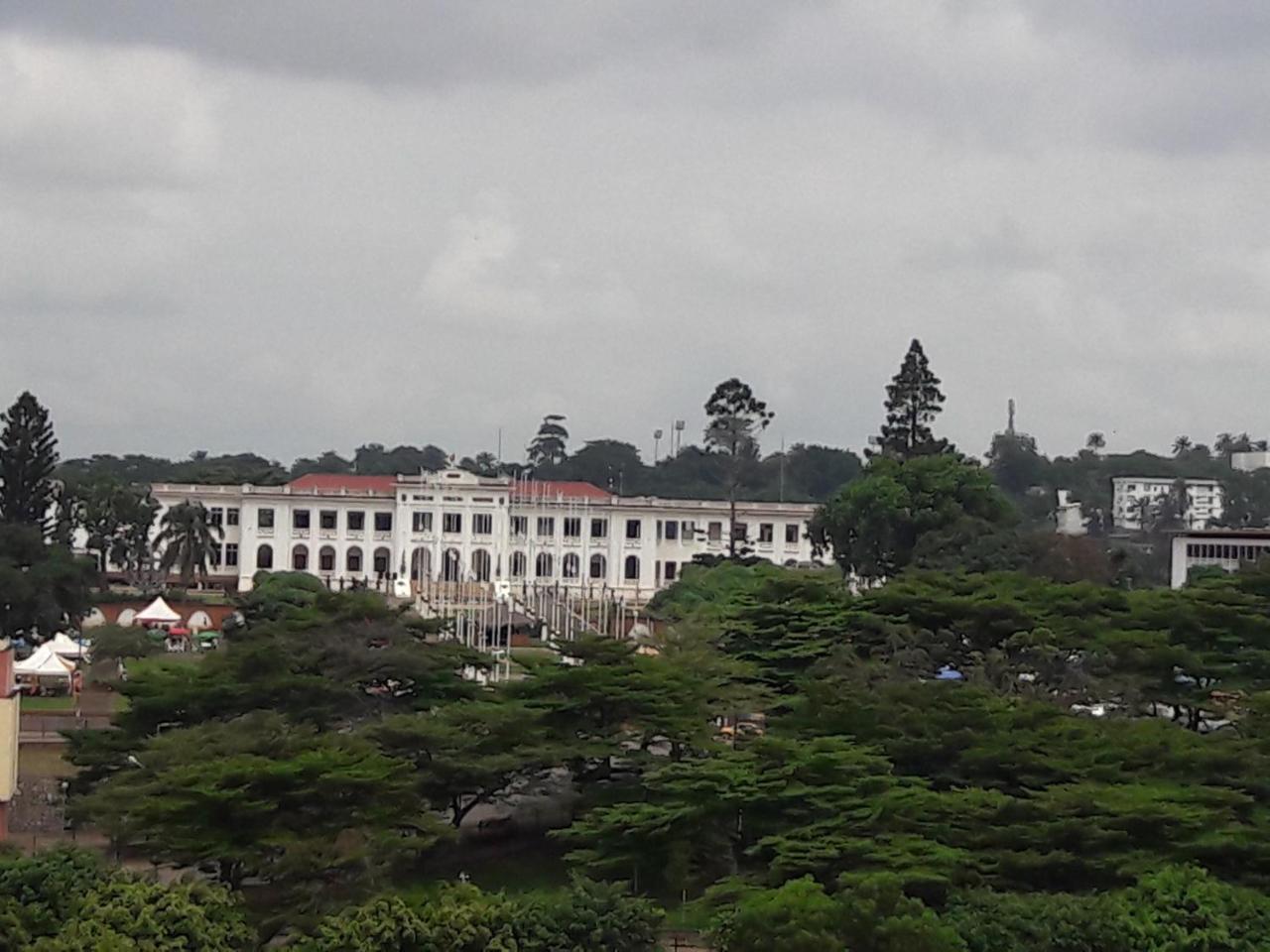 Djeug'Appart Hôtel Yaoundé Extérieur photo